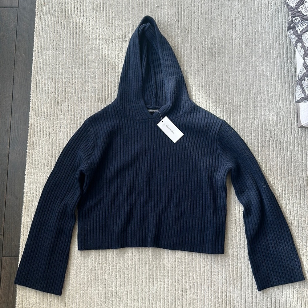 BRAND NEW - Elyse Walker crop sweater with hood